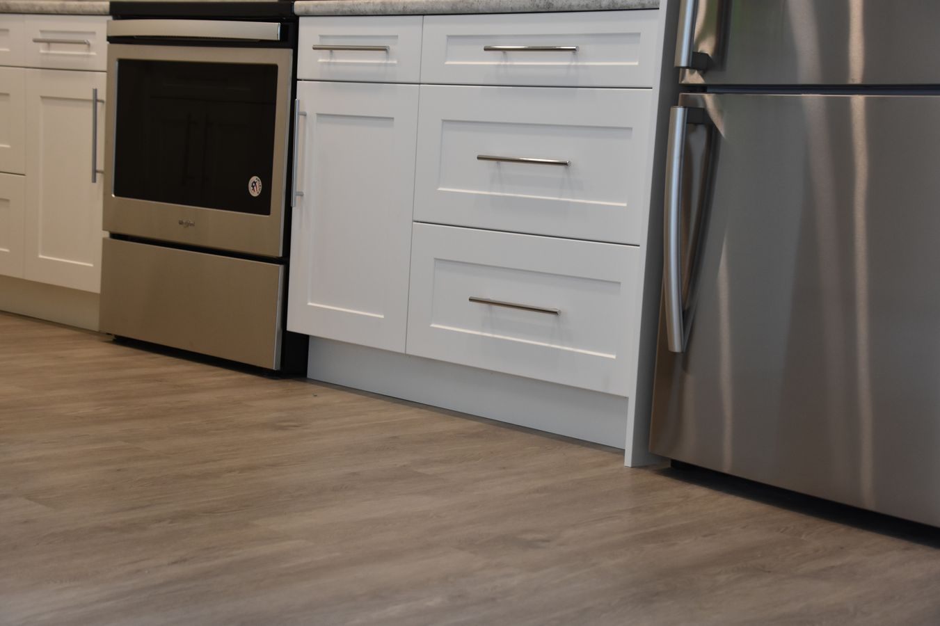 06-new-home-hardwood-and-luxury-vinyl-project-kelowna-bc-lv3